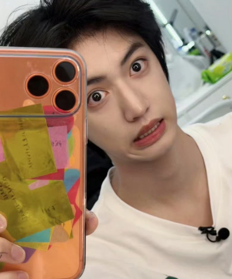 他是不是发这种想让人说你在用你的帅脸干什么 