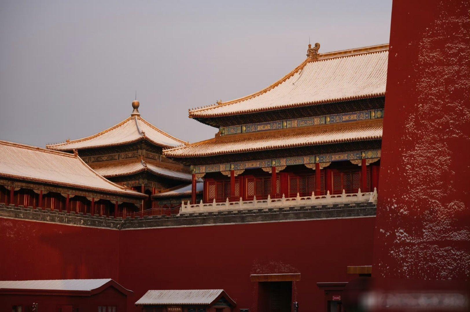 李现拍的雪后故宫 妈耶，这雪景，让人想起了甄嬛传，愿逆风如解意，容易莫摧残 