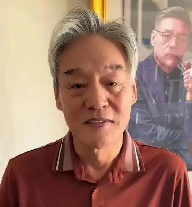2002年，演员巍子将儿子王紫逸送到国外留学。没想到儿子隔三岔五就向他要钱，担心