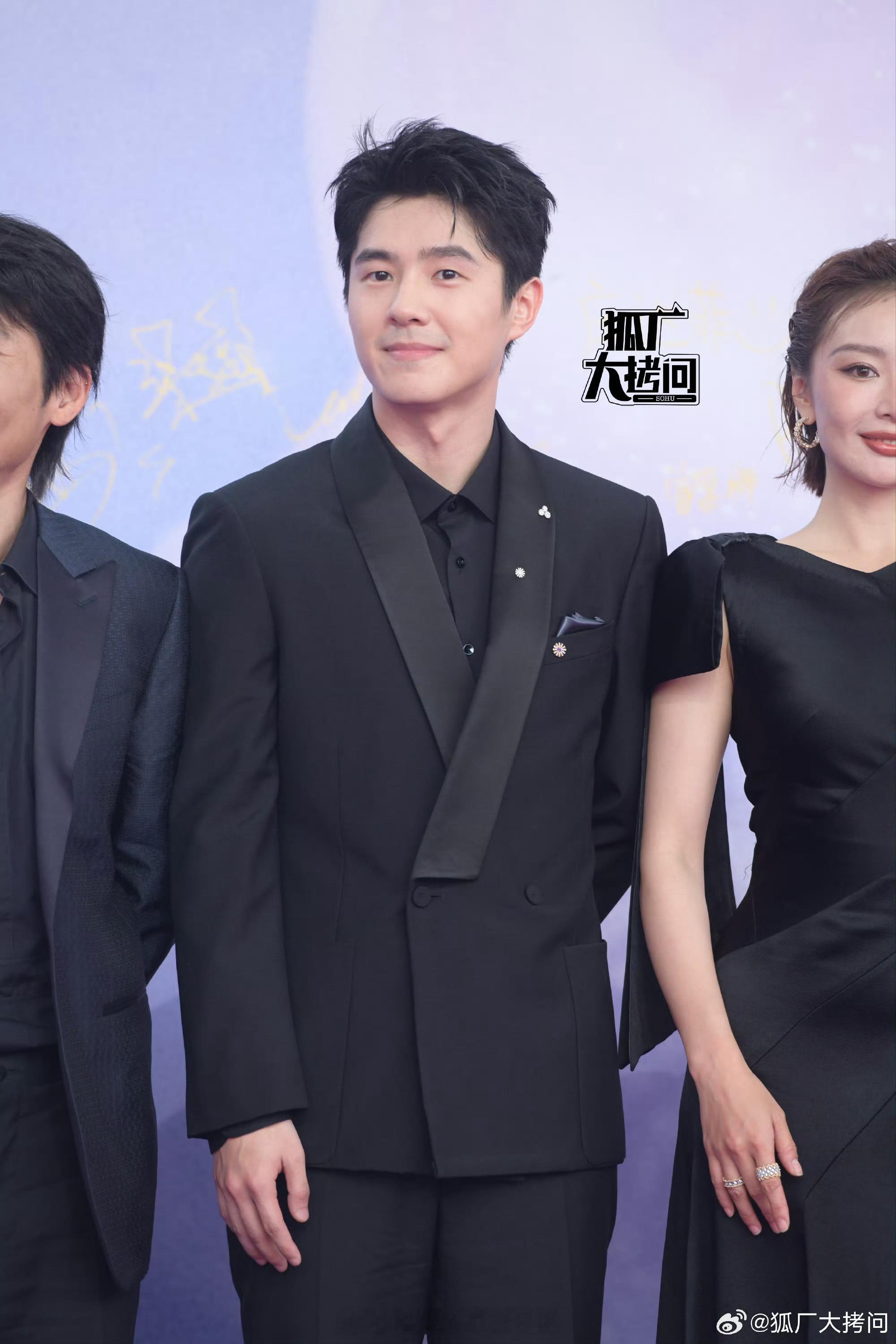 易烊千玺、朱一龙、刘昊然、陈丽君、张新成、文俊辉亮相百花奖提名仪式生图，来看看状