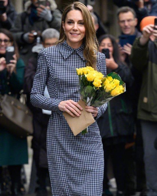 凯特王妃瘦成纸片人家人们，最近关于凯特王妃的消息那可是层出不穷，其中最让人惊讶的