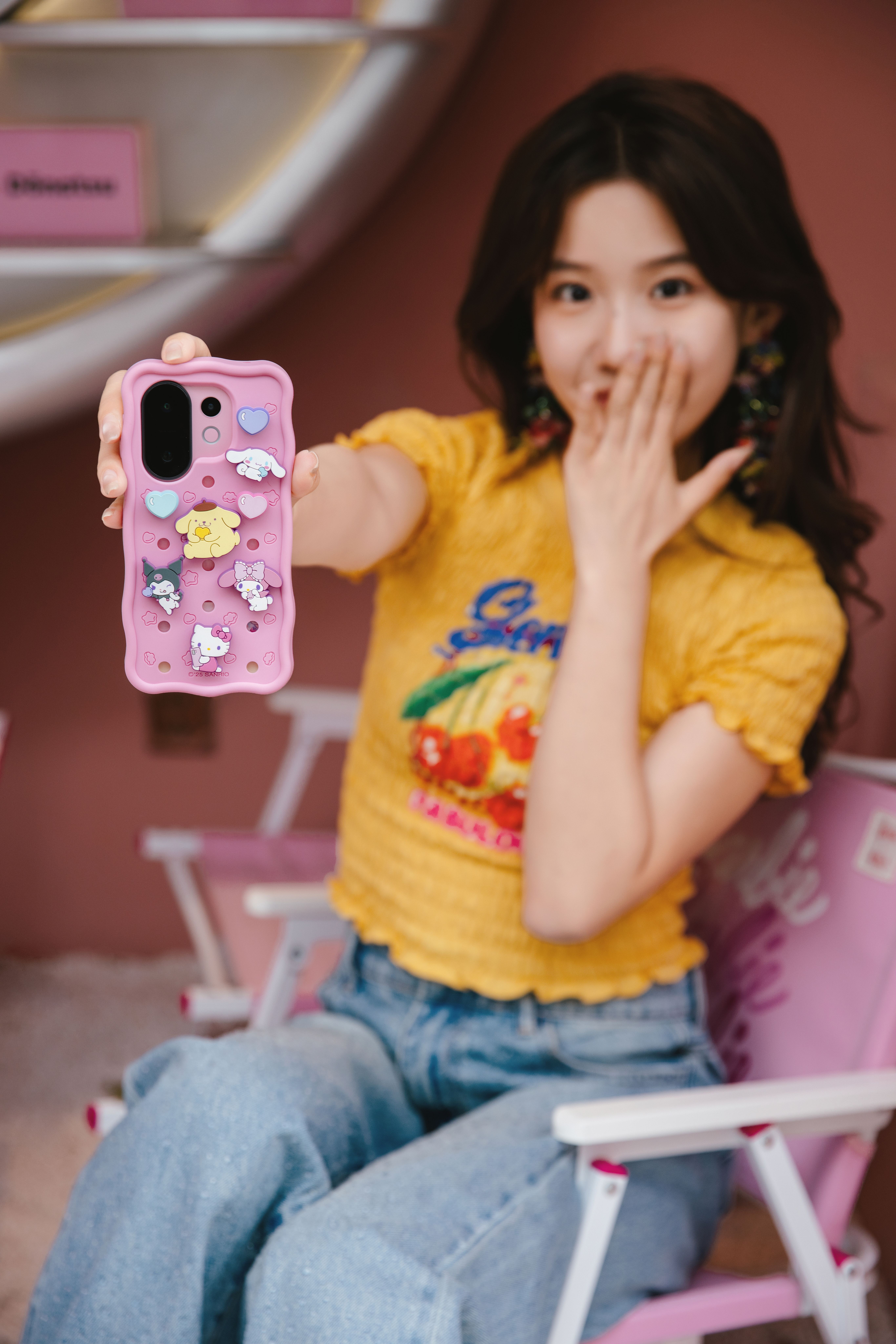 这谁顶得住啊！！vivo S30系列正式官宣和三丽鸥家族合作啦，Hello Ki