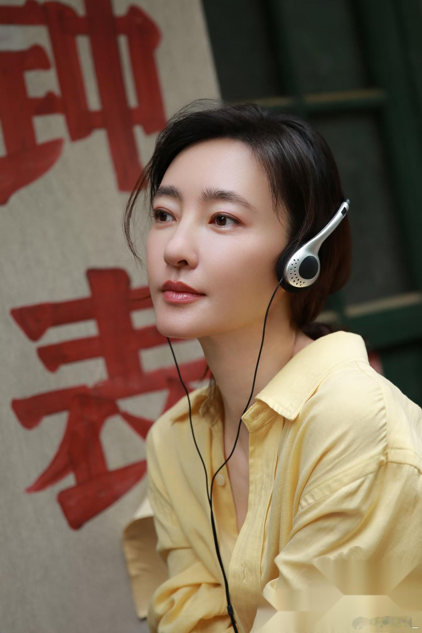 演员王丽坤说：再见了小白鞋，小白鞋就陪大家走到这里啦，我会和大家一起继续追剧的！