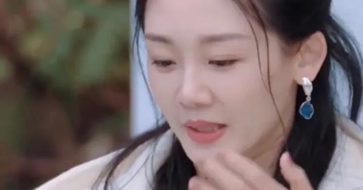 消息传出，郑恺和苗苗竟然已经迎来了他们的第三个孩子！他们在2020年结婚，已经有