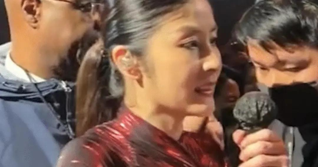 陈慧琳最近开演唱会时，在台下与观众握手互动，近距离被拍照，看起来确实有点老态了，