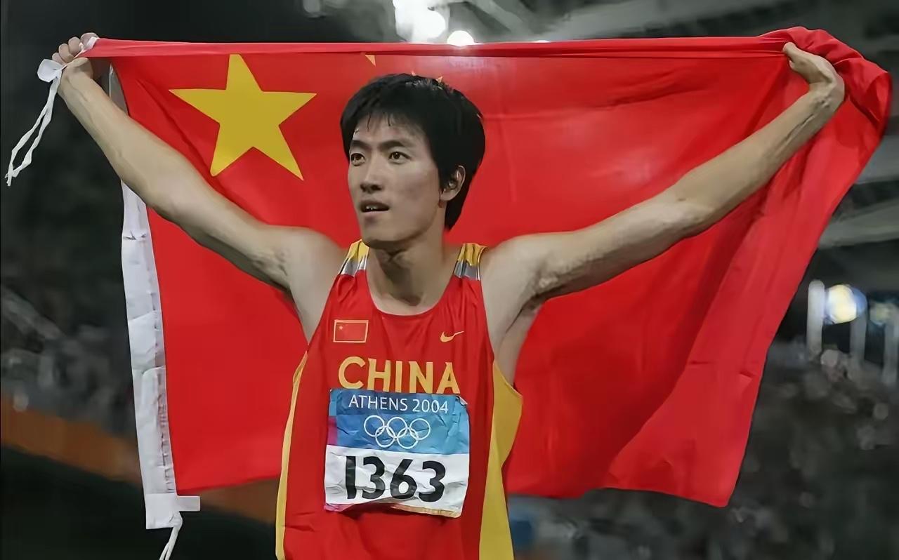 上网查了一下，
​如果刘翔选择买断，他的安置费有多少钱？
​之前奥运亚军何冰娇，