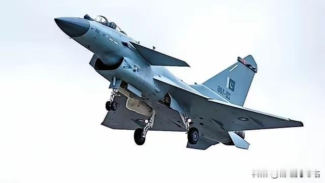 沙出钱、中出装备、巴出魄力！中东权力格局，彻底改写！
 
中东地缘棋局，正迎来前