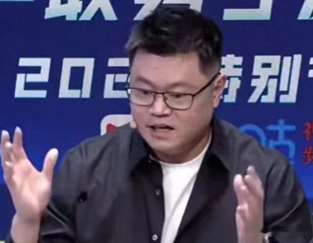 为什么梁靖崑逆转3:2西蒙，侯英超说出实情 大胖比赛“后劲”很足