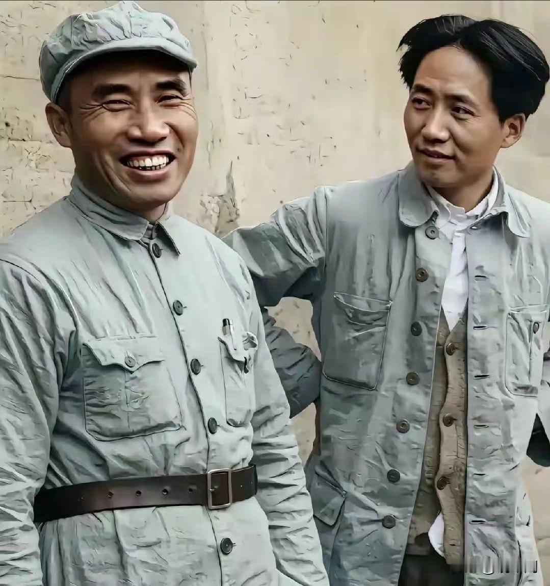 朱老总的孙子回忆，爷爷作为元.帅，工资本是700多元，比伟人还高。他觉得不妥，就