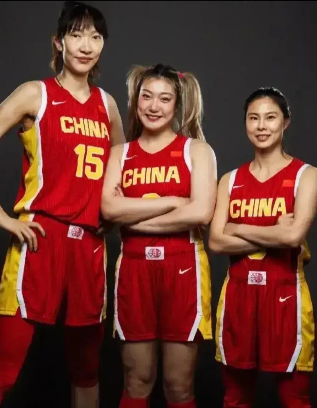 中国女篮历史最佳球员排名：

1：郑海霞：世锦赛、奥运会亚军核心，FIBA名人堂
