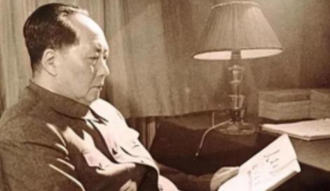 1969年，开国上将陈明仁递交辞呈，打算回长沙休养，消息传到毛主席那里，主席拍案