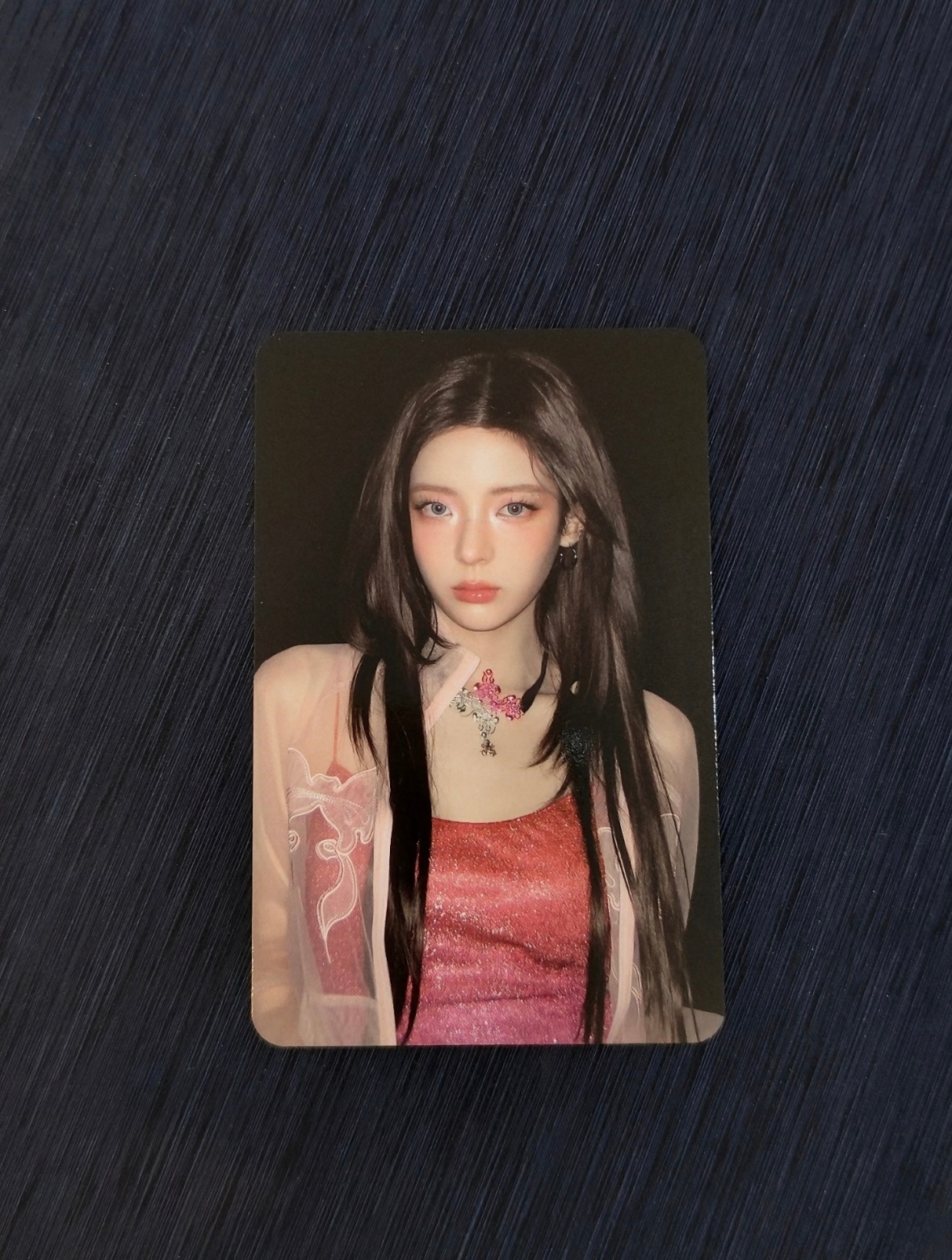 第一次觉得一张小卡能美成收藏品的程度💗🎧 