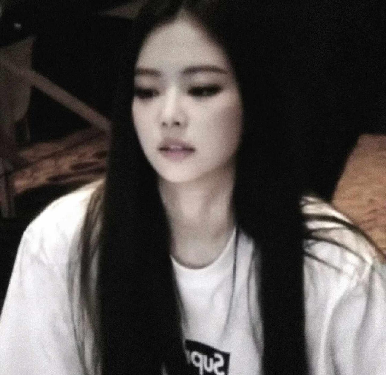 姐姐🖤
jennie 金珍妮