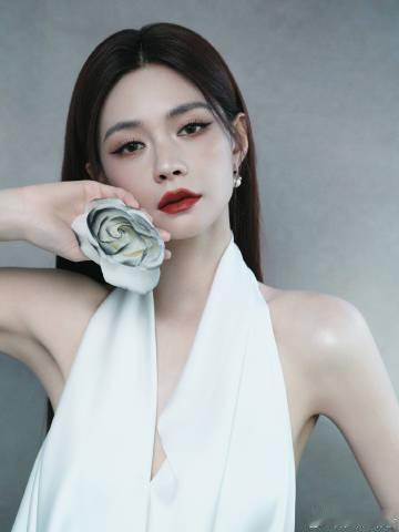 沈梦辰一套又一套眼前一亮又一亮家人们，不知道你们有没有和我一样的感受，每次看到沈