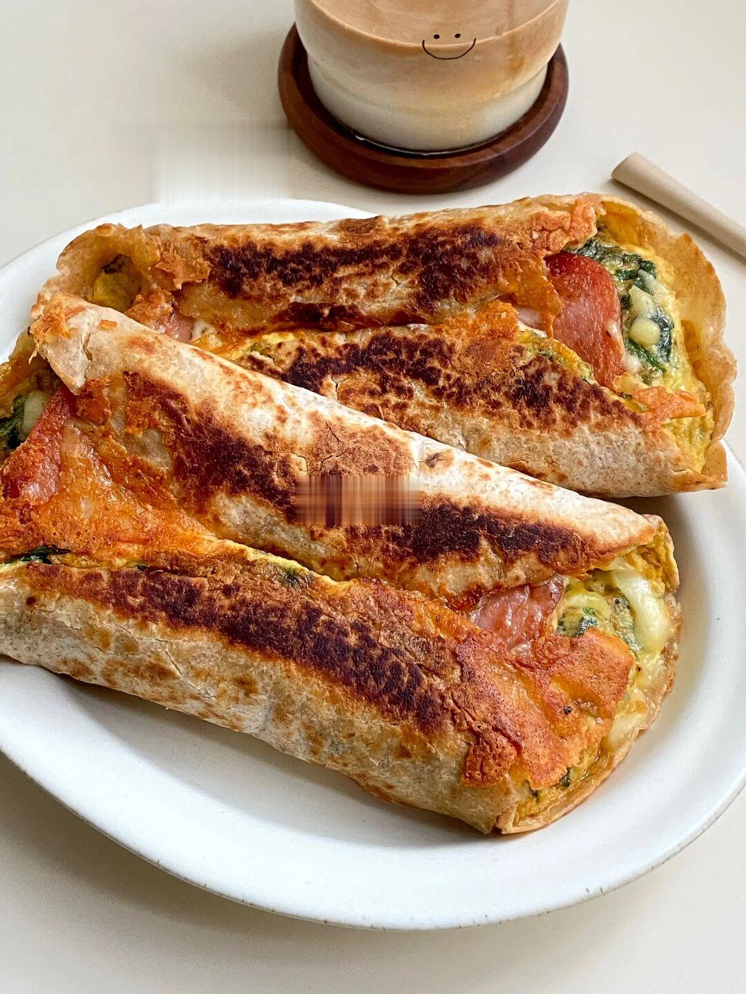 脆皮芝士菠菜午餐肉卷饼，一定要试试😭