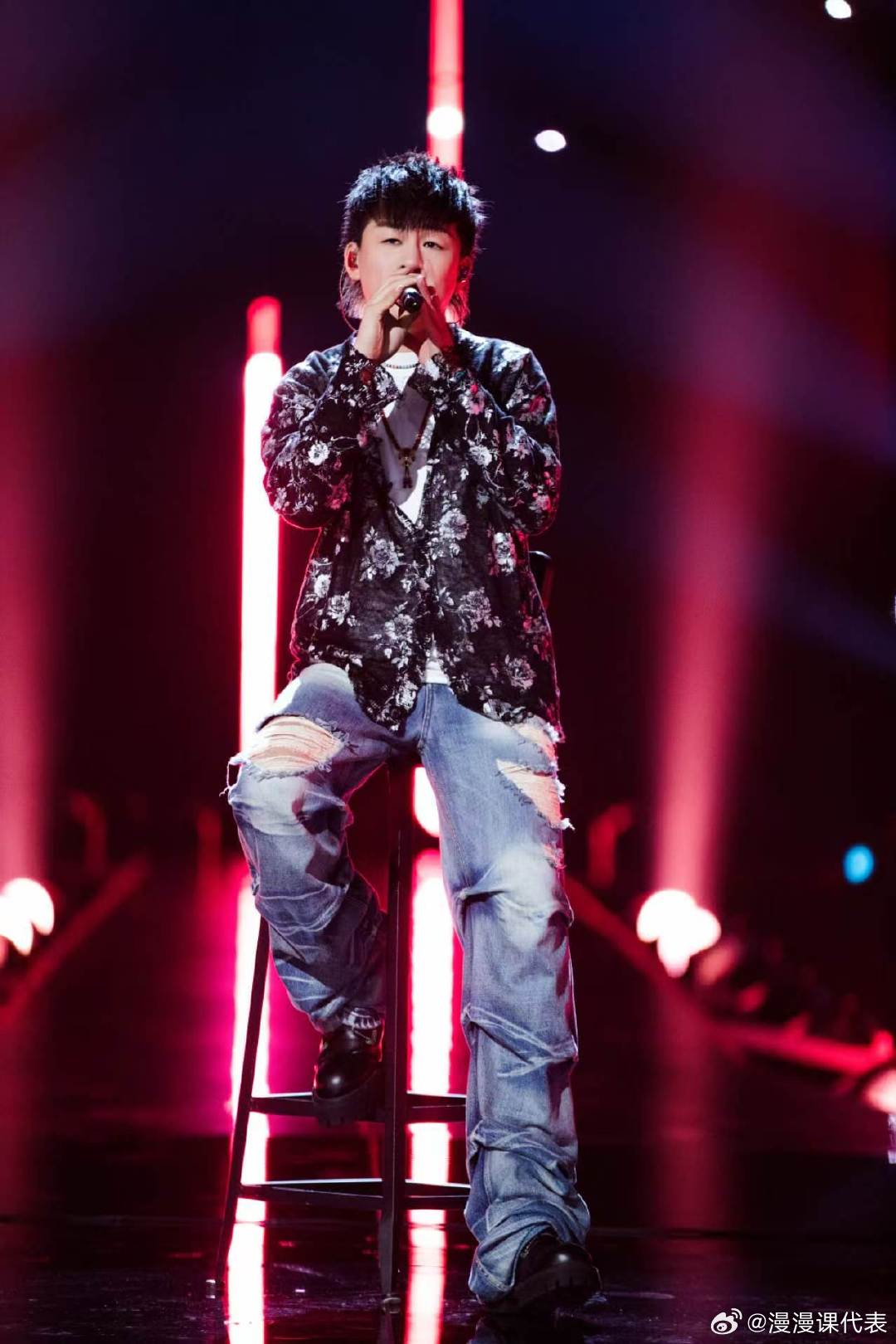歌手排名我将拥护胡彦斌为歌王歌手2026胡彦斌舞台太有说服力，随手改编都能翻新经