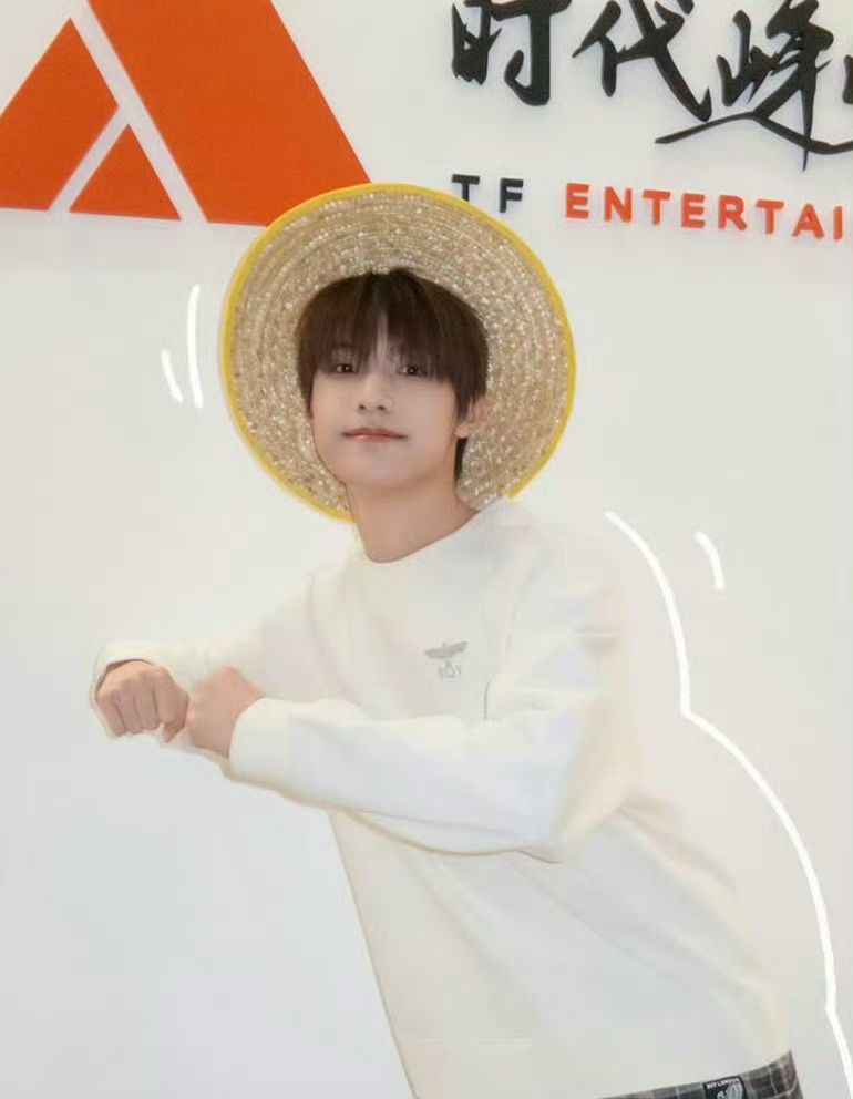 张泽禹这张好萌妹啊👧哈哈哈🤣张泽禹 ​​​