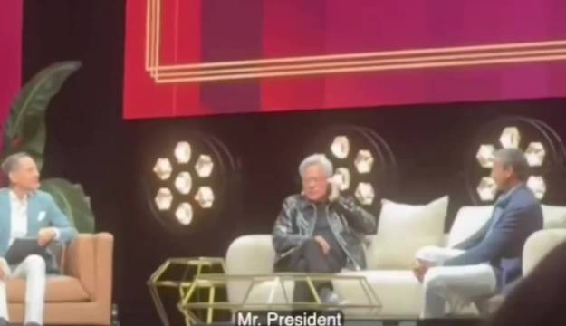 All‑In Summit峰会出现重磅连线，特朗普致电台上的黄仁勋。他直言AI接管世界是骗局，AI产