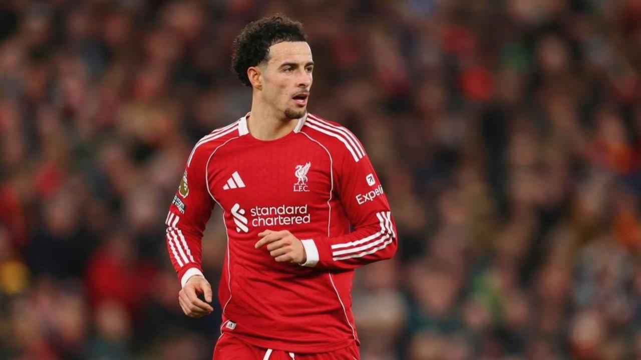 罗马诺消息，国际米兰与利物浦就柯蒂斯·琼斯的转会仍未达成一致。
目前出现在谈判桌