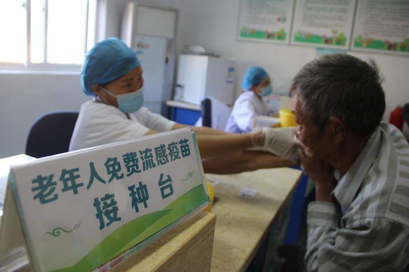 农村65岁以上老人免费流感疫苗开打了，想问问广大友友们，如果不强制，是你，你会主