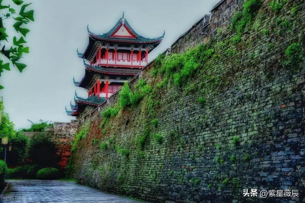 中国最坚固的古城用铁水浇灌城墙，红军5次攻城均未成功，连彭老总这样战无不胜的元帅