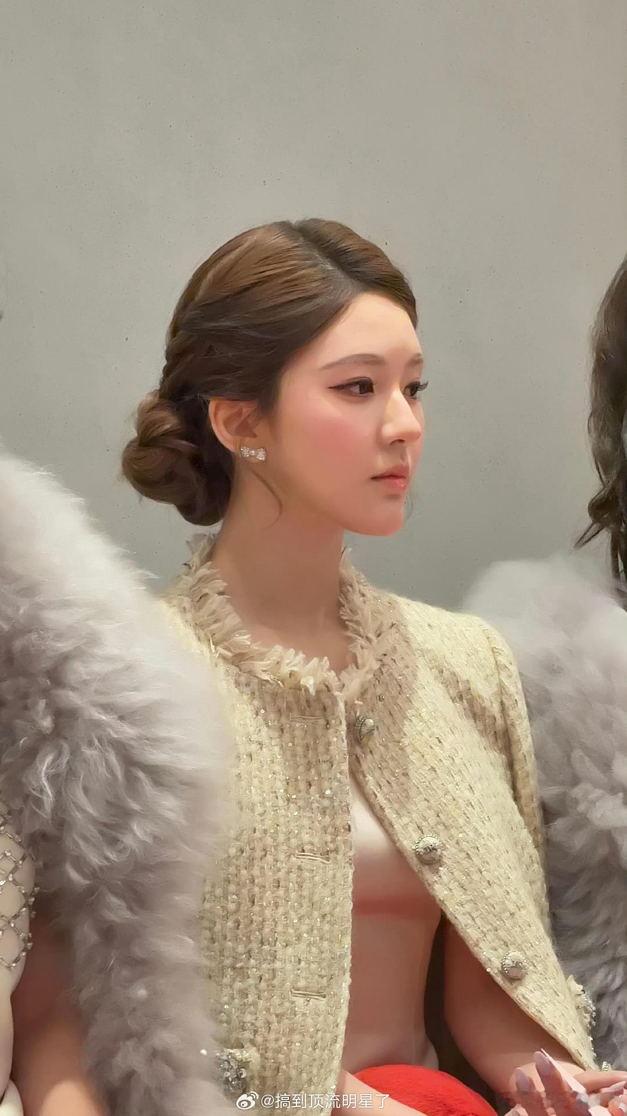 有一说一真的很像韩国那个后妈演员 