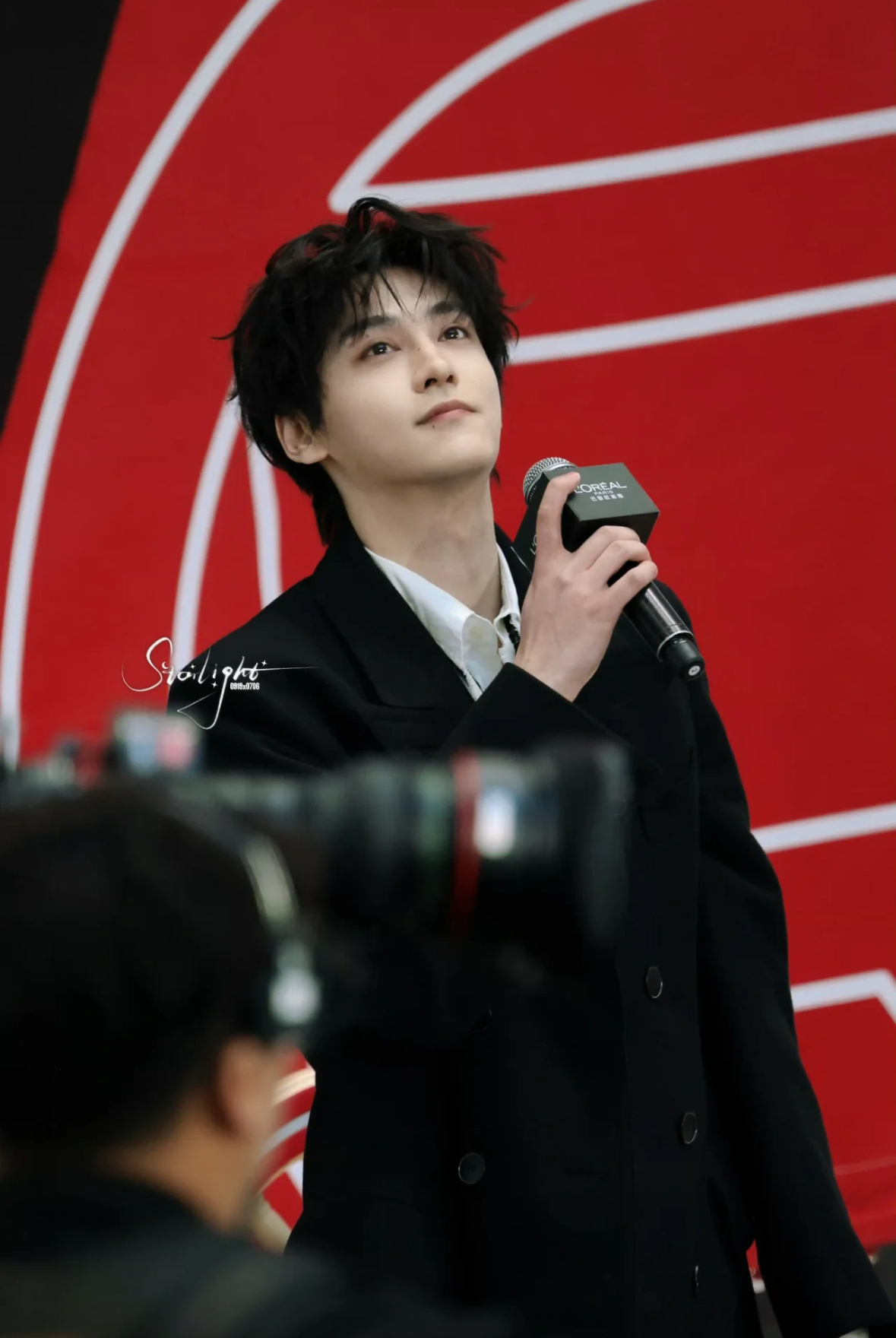 田栩宁黑大衣卷毛造型田栩宁宁波线下活动状态 完全满分男来的 