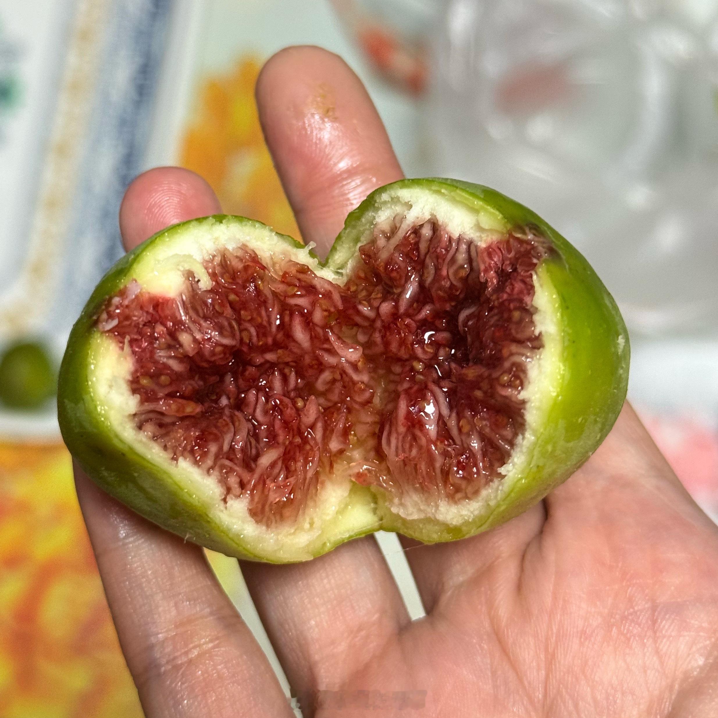 是我最爱的山东无花果，一下子吃了15个，也不管烧不烧心了！ ​​​