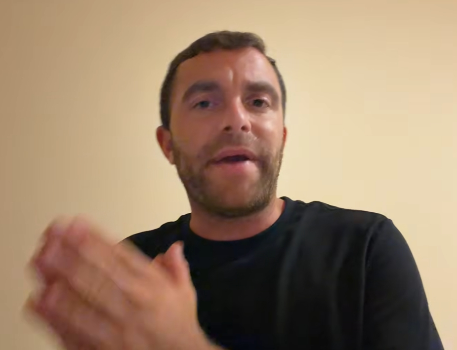 【罗马诺】皇马在腾出一些空间之前，不会签下中场。皇马与切尔西之间目前为止没有任何