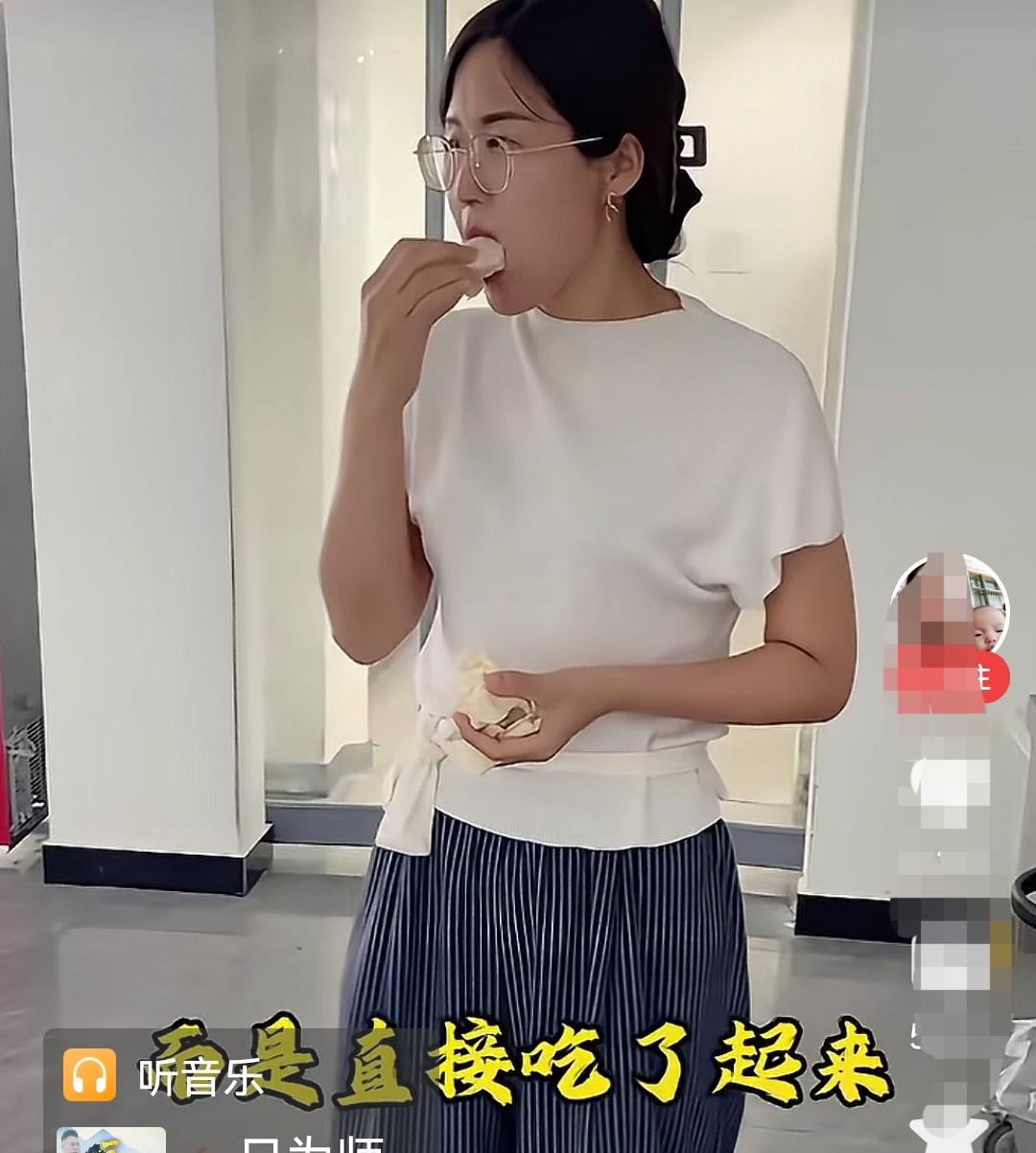 老师捡垃圾桶里的馒头吃，引出来了的………
     中国人吃饱饭，也就是近几十年