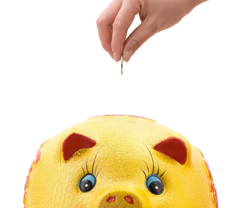 为什么很多人的消费欲望在降低? 如今很多人消费欲望降低，原因是多方面的。在物质丰