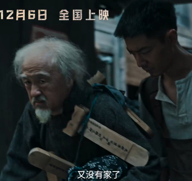 肖战周依然摸脸这一下肖战莫得闲破碎感的笑 肖战周依然摸脸这一下，肖战莫得闲破碎感