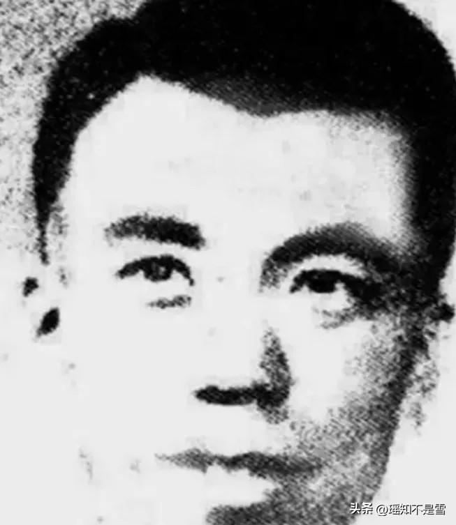 1952年，志愿军战士张文荣被美军俘虏后叛变，经过改造后，张文荣被安排打入志愿军