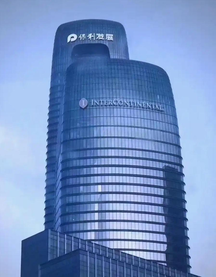 我国五大房地产公司：
1、保利发展，成立于1992年，总部设在中国广州，拥有超1