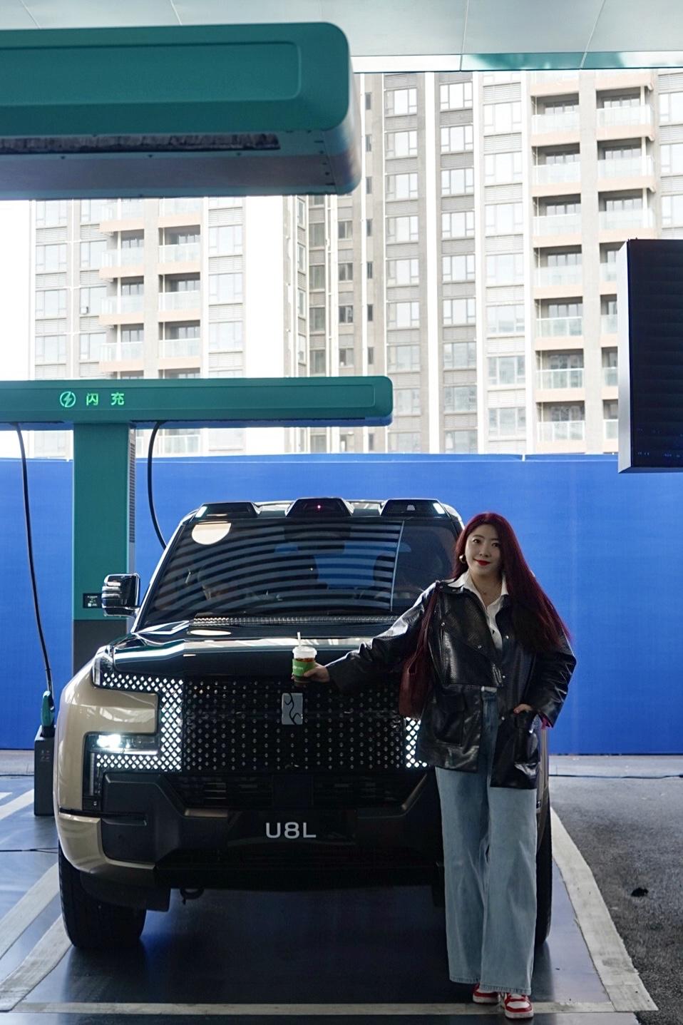 👍在深圳比亚迪坪山总部，线下参观了闪充实测实验，见证了硬核闪充技术树立行业新标