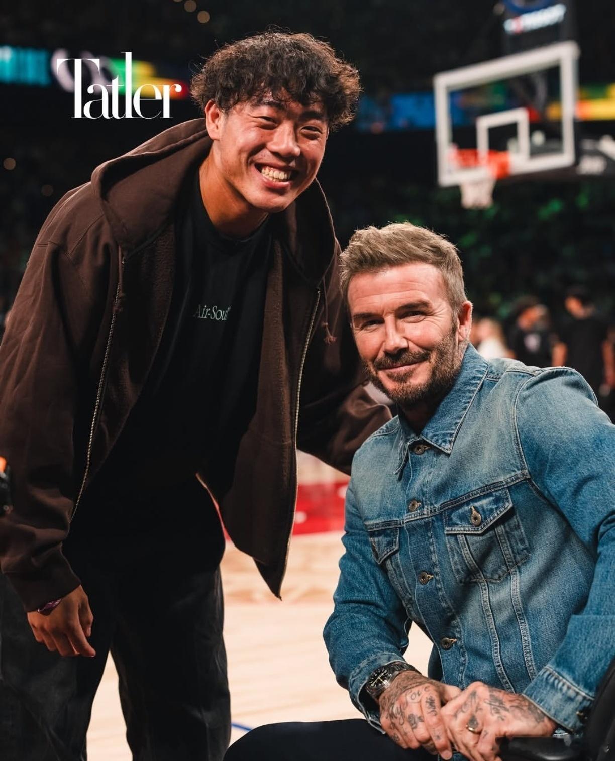 🎾⚽️跨界同框新科亚运会冠军黄泽林亮相2026NBA中国赛现场，与贝克汉姆合影