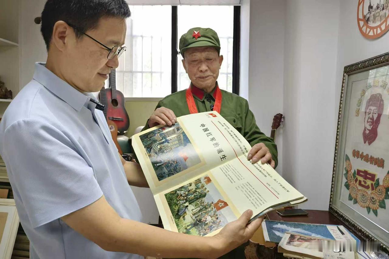 铭记历史致敬英雄 安庆市自媒体联盟与柏兆记联合慰问参战老兵
 
9月2日上午，在