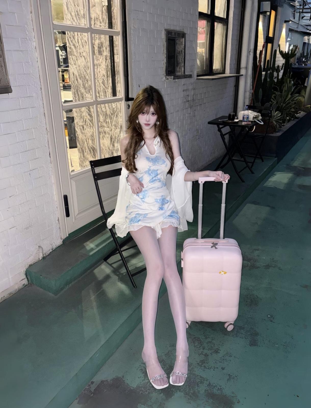 不应该吧！不过我也没多少？你认为夫妻间金钱支配要完全透明吗那些不经意拍下的照片 