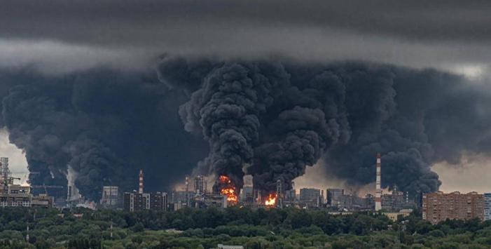莫斯科的夜空被彻底撕裂了，俄军引以为傲的三重防空网成了摆设。只因乌军找到了俄军防