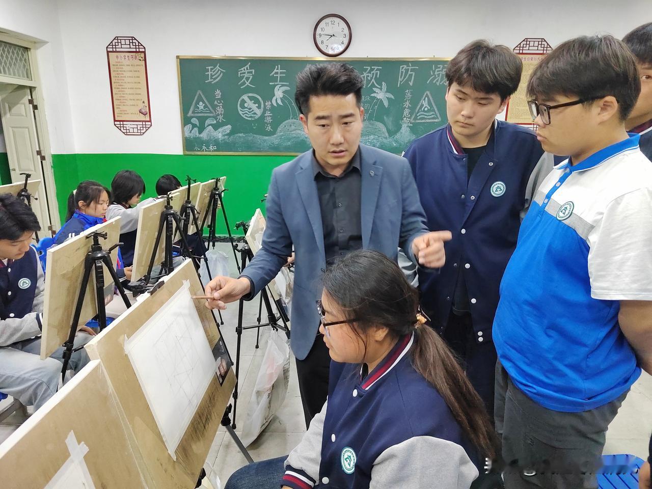 你学艺体，我掏钱｜在枣庄，流传着一种说法，就是民办高中比较热衷动员学生转艺体，好