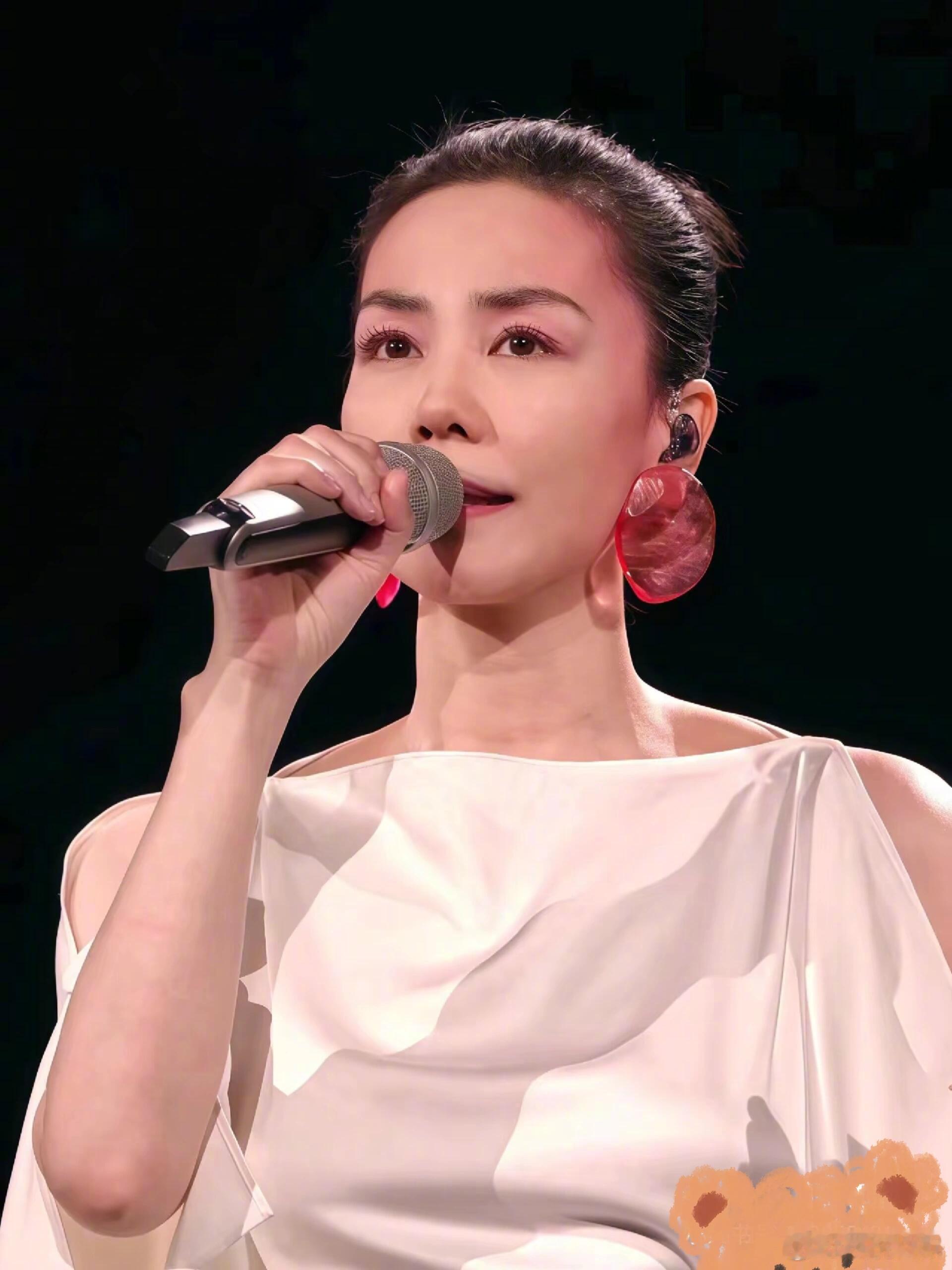 央视官宣王菲春晚新歌王菲加盟2026春晚，这波期待值直接拉满！随着央视新闻和央视