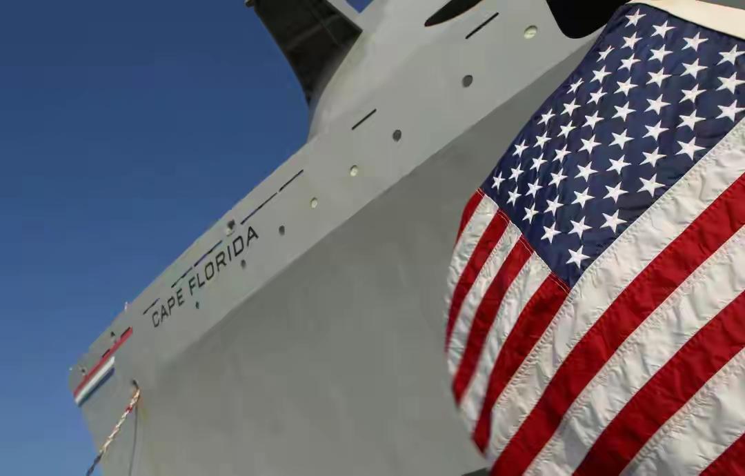 美军航母近期参与行动强行登船再次扣押了一艘位于加勒比海的油轮