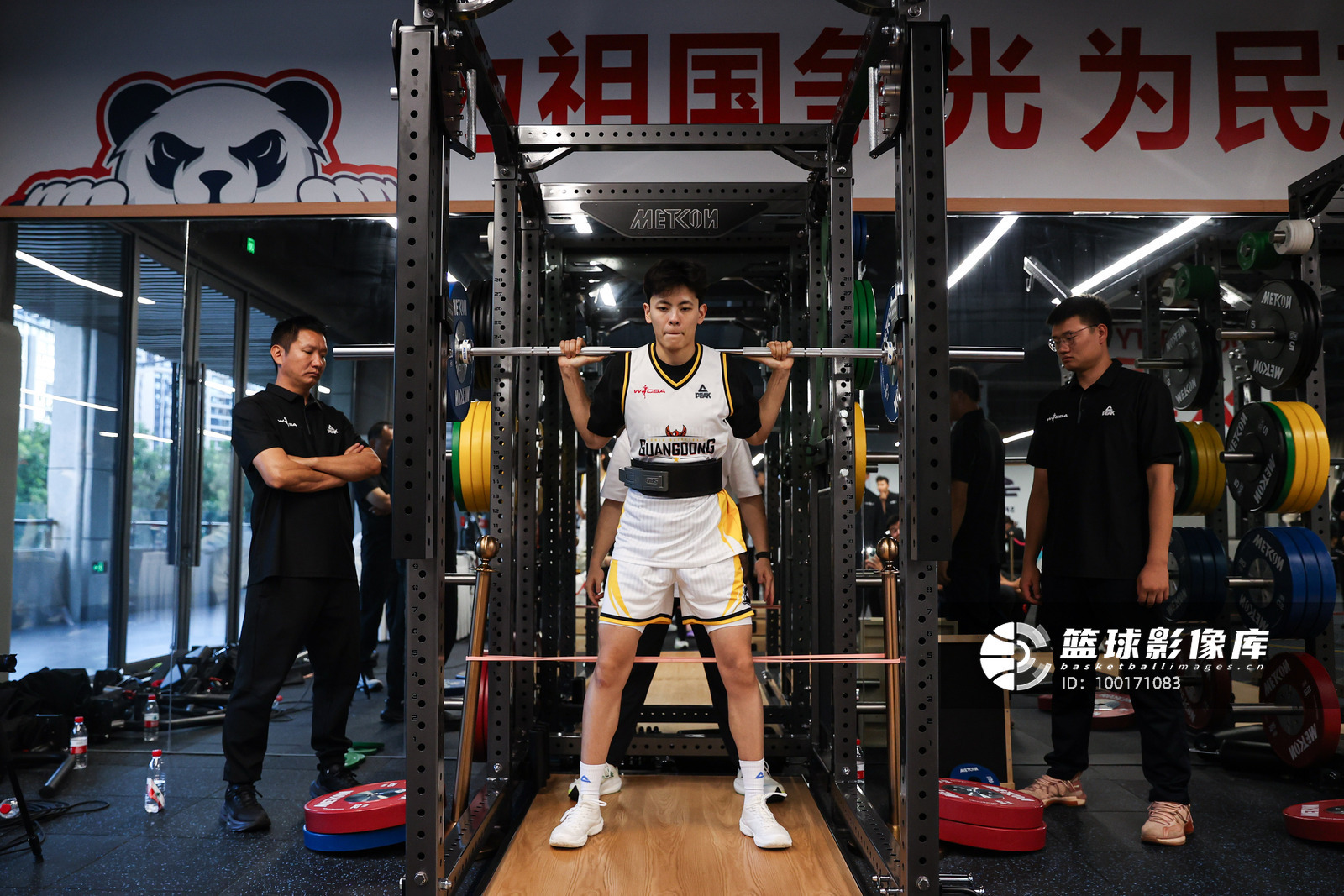 WCBA新赛季体测进行中，明天CBA也开始在青岛男篮基地体测，顺序为：11.22