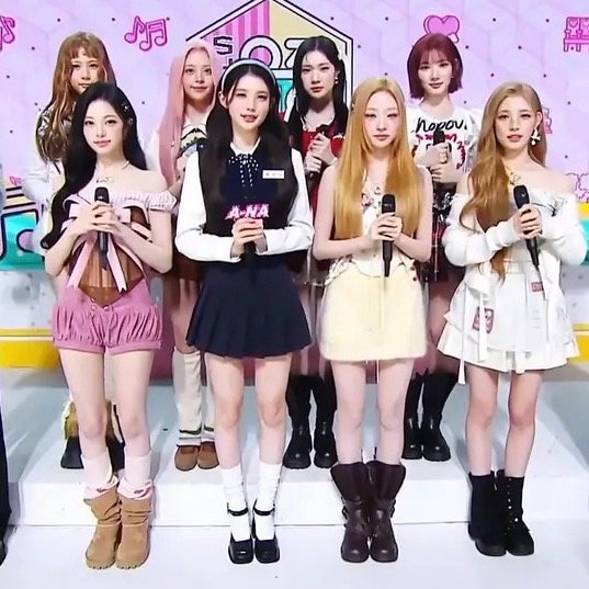 看 ian、stella、ana、yuha 同框就知道为什么 ana 是门面 l