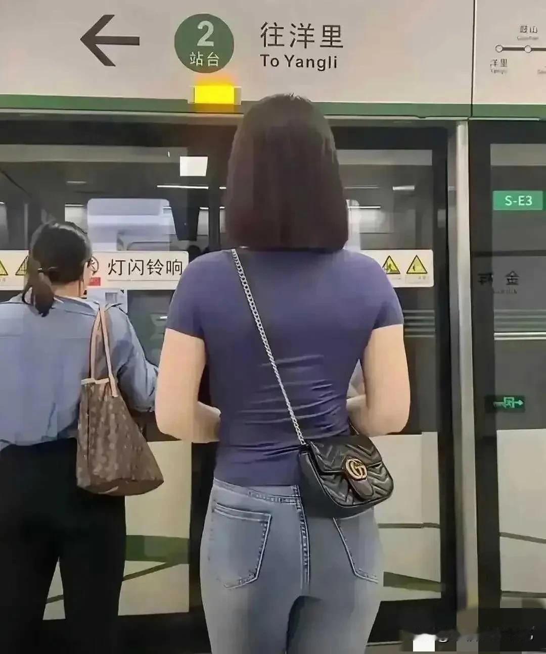 等待的不仅仅是地铁