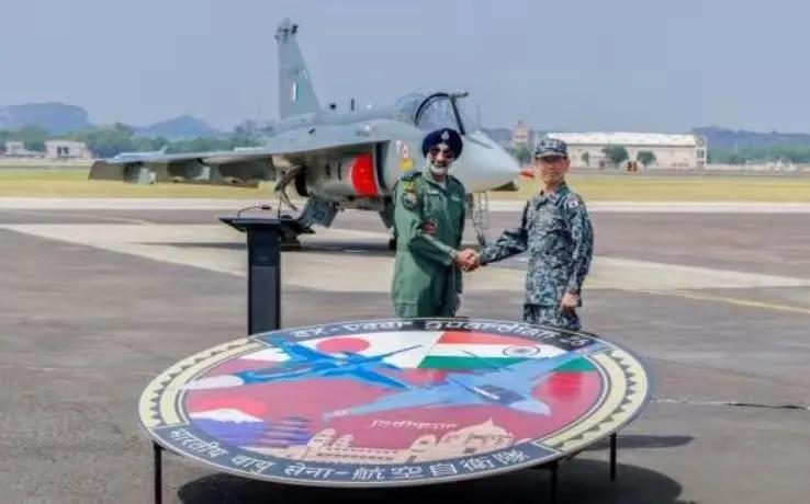 莫迪摇来“好妹妹”战机在西北边陲搞对抗演习，针对性举措明显！

这场演习是202