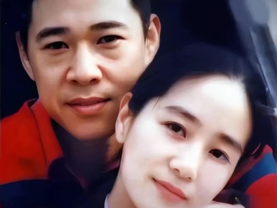 “霸王”张丰毅和霍凡，实际上是二婚，但他知道自己捡到了宝，宁愿当个“妻管严”。《