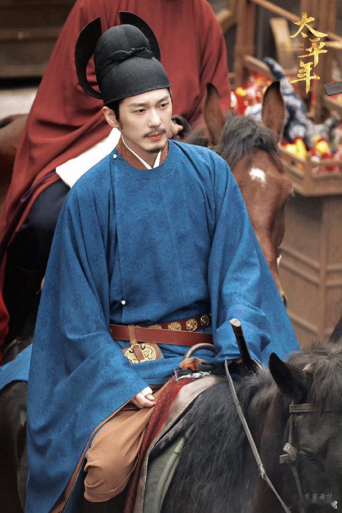 白宇一年前看这个塔一年后看那个塔 被白宇的时光呼应狠狠拿捏！开机前拍保俶塔，一年