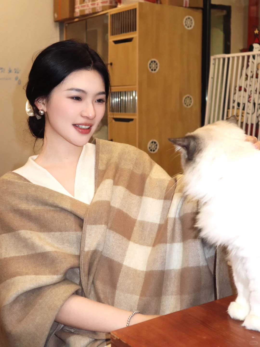 世界破破烂烂，小猫缝缝补补🐈