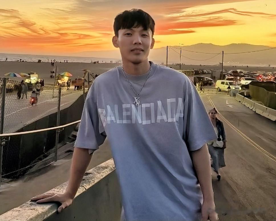 杜锋：朱总，旺仔被你交易去同曦了，你还准备把杰哥也送过去？？？
朱芳雨：你都不担